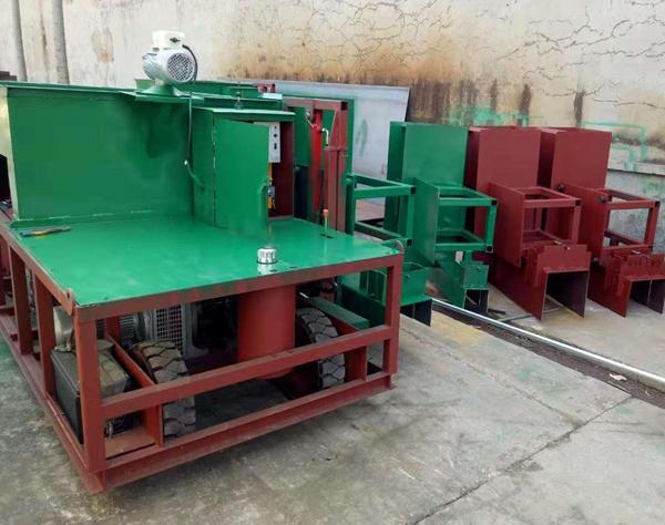 路肩滑膜成型機(jī),路肩機(jī)定制模具展示